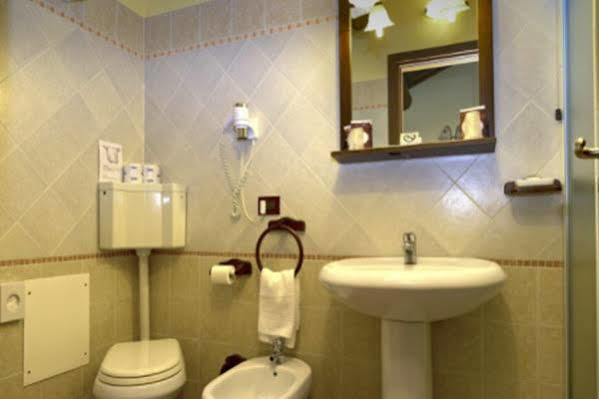 Hotel Antico Casale Vigarano Mainarda Extérieur photo